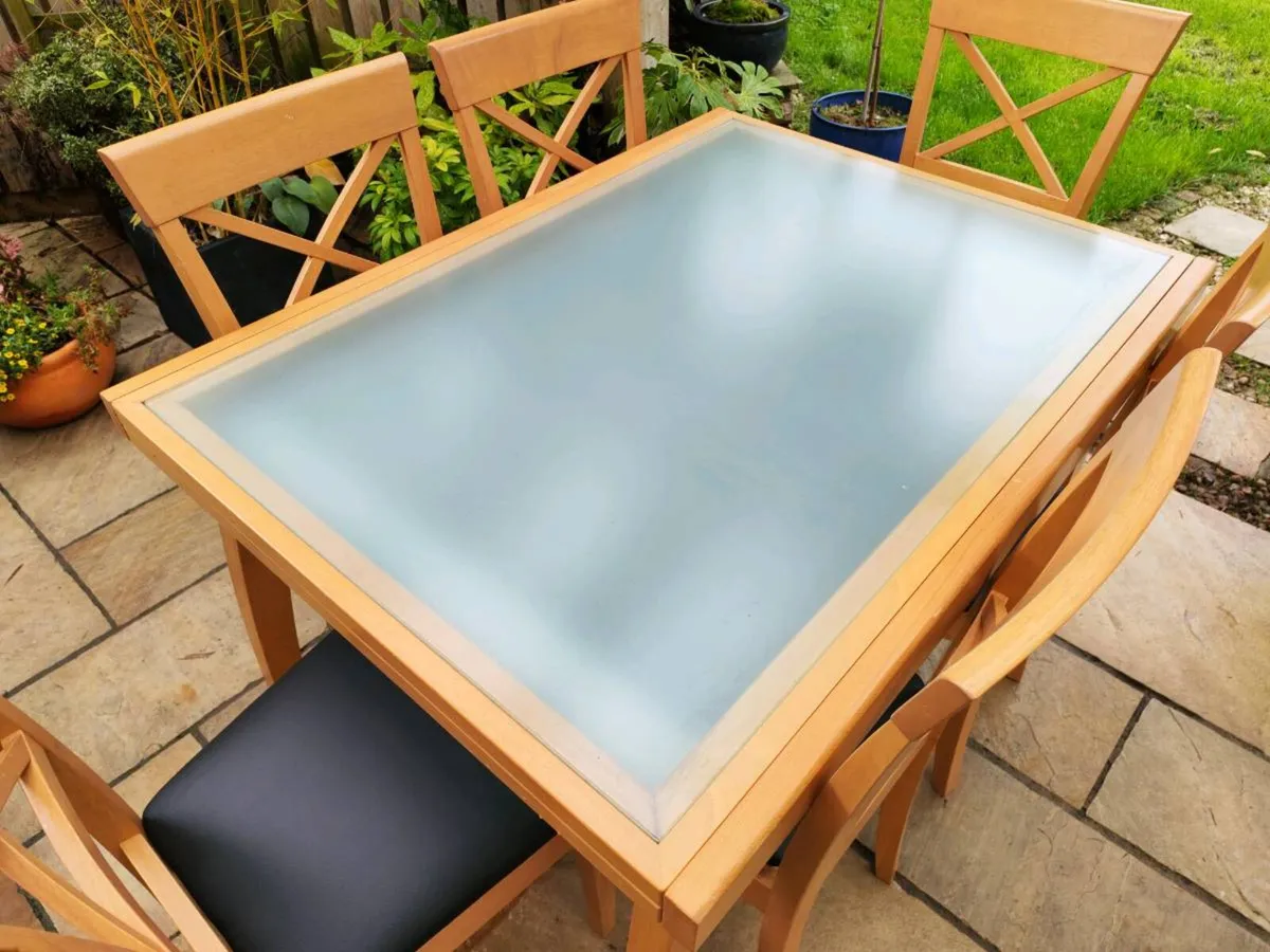 Kitchen dining table - Image 1