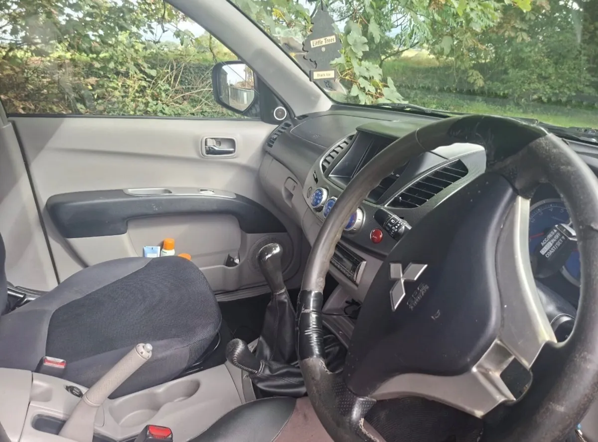 Mitsubishi L200 2011 - Image 2