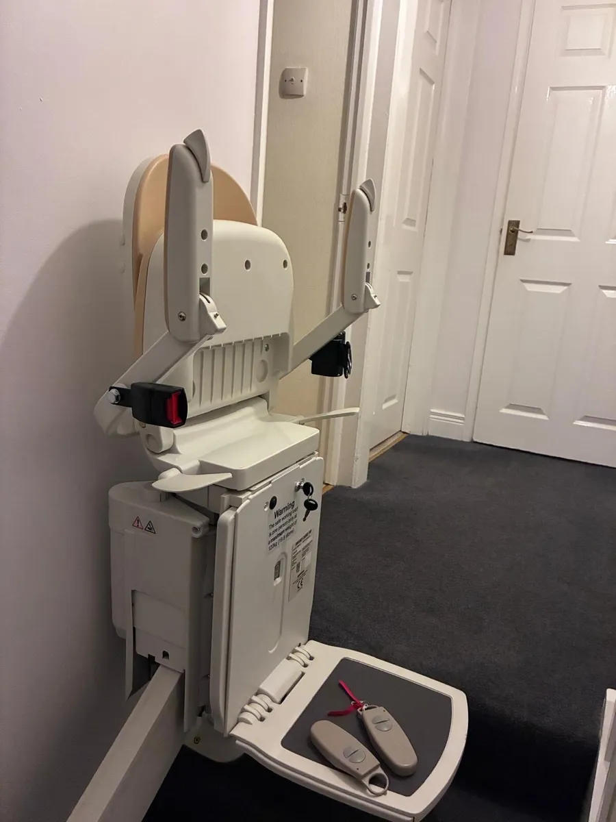 Stair chair lift - Image 1