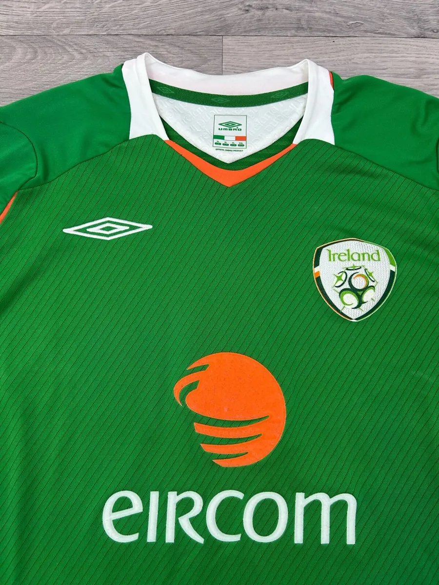 Genuine Vintage 2006 Umbro Ireland Home Jersey XL - Image 3