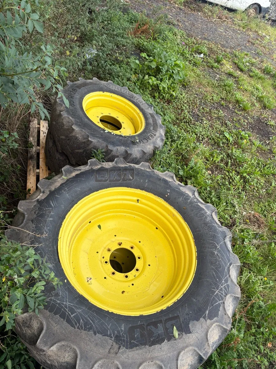 John Deere wheels - Image 1