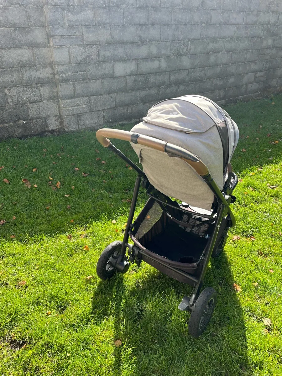Stroller - Image 3