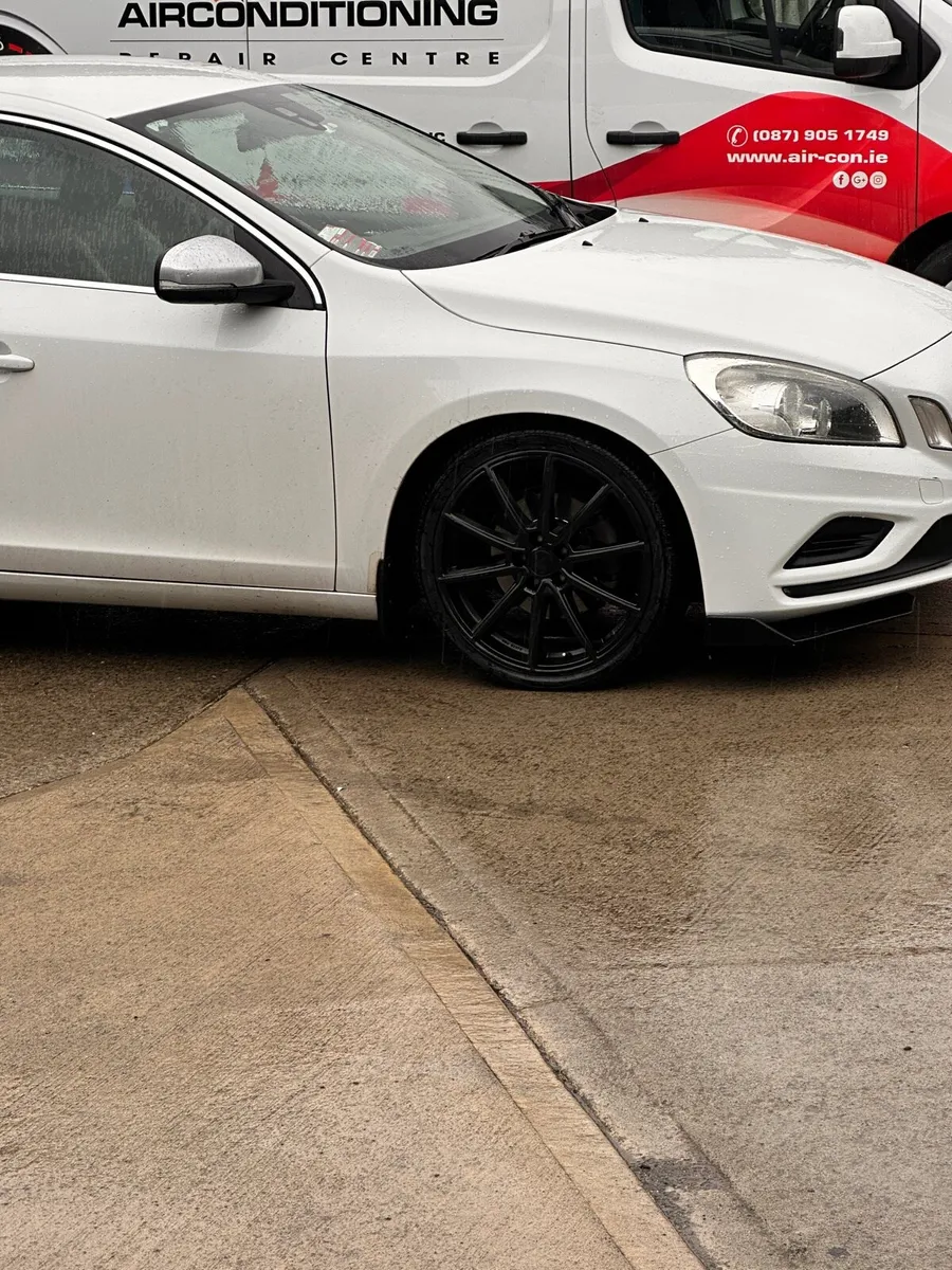 Volvo S60 1.6 D2 R-Design – 221,000 km - Image 2
