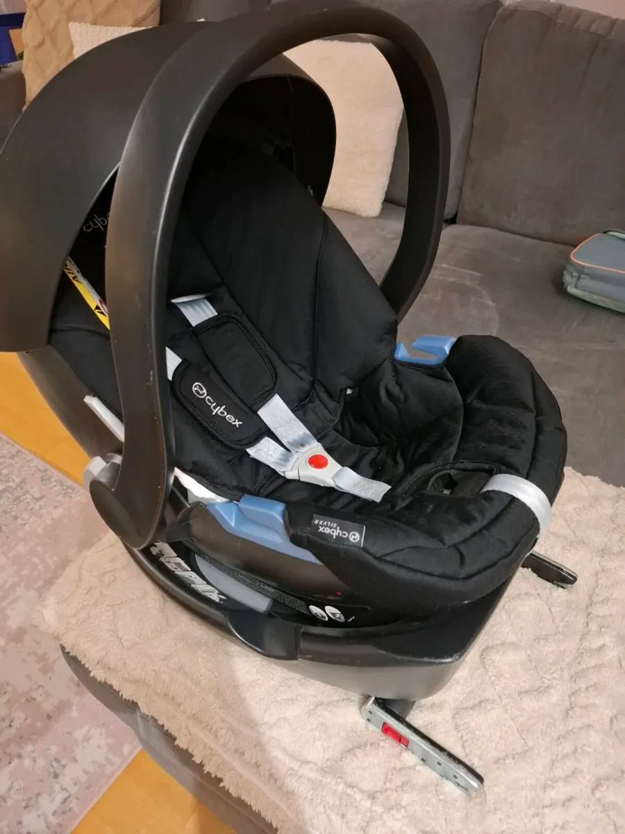 Cybex car seat - Image 4