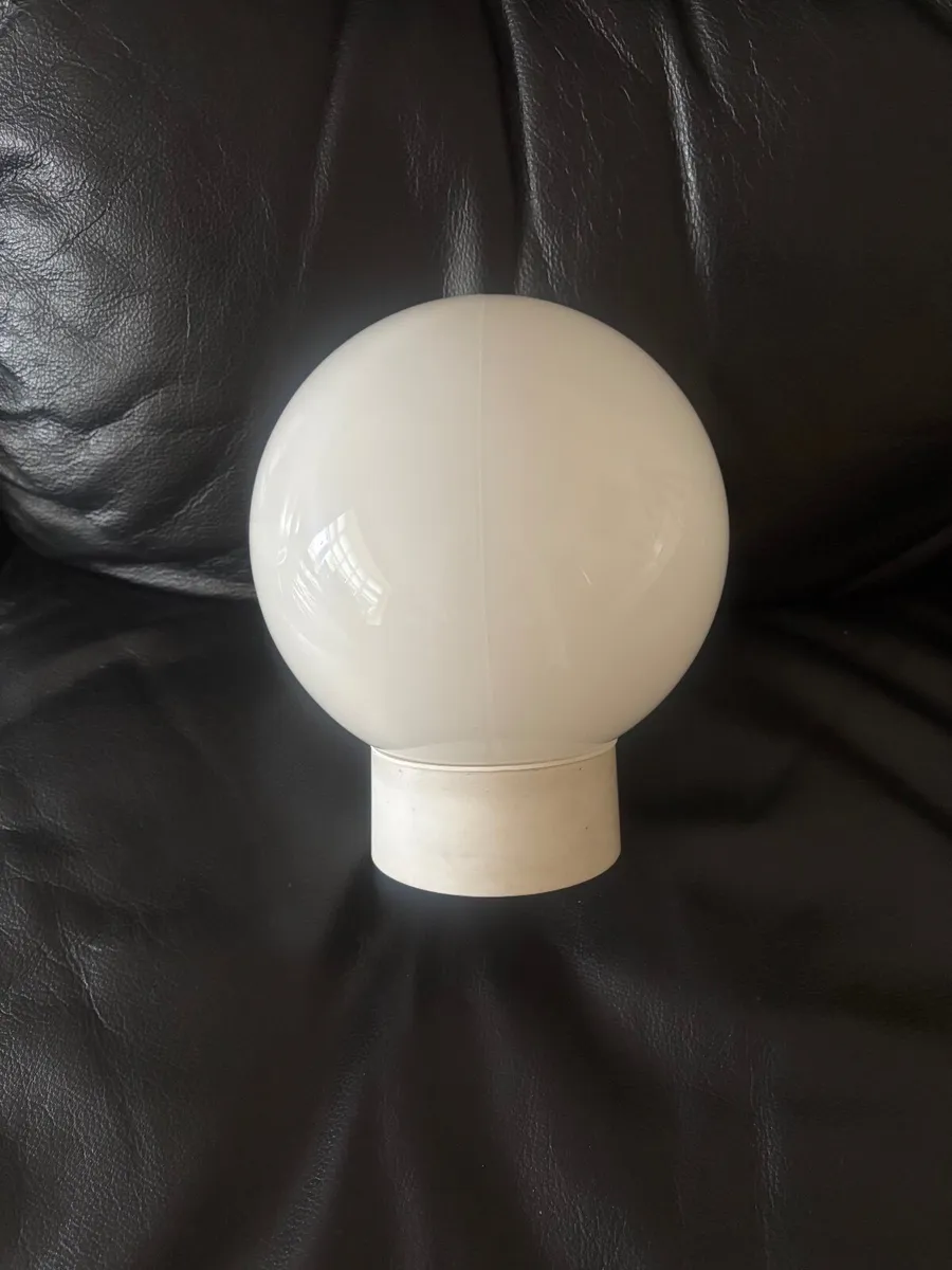 Outdoor Porch Light Fitting - Image 1