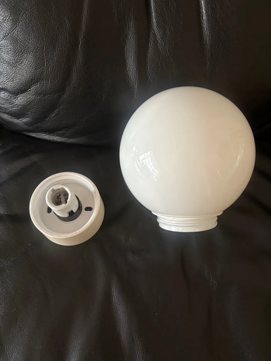 Outdoor Porch Light Fitting - Image 2