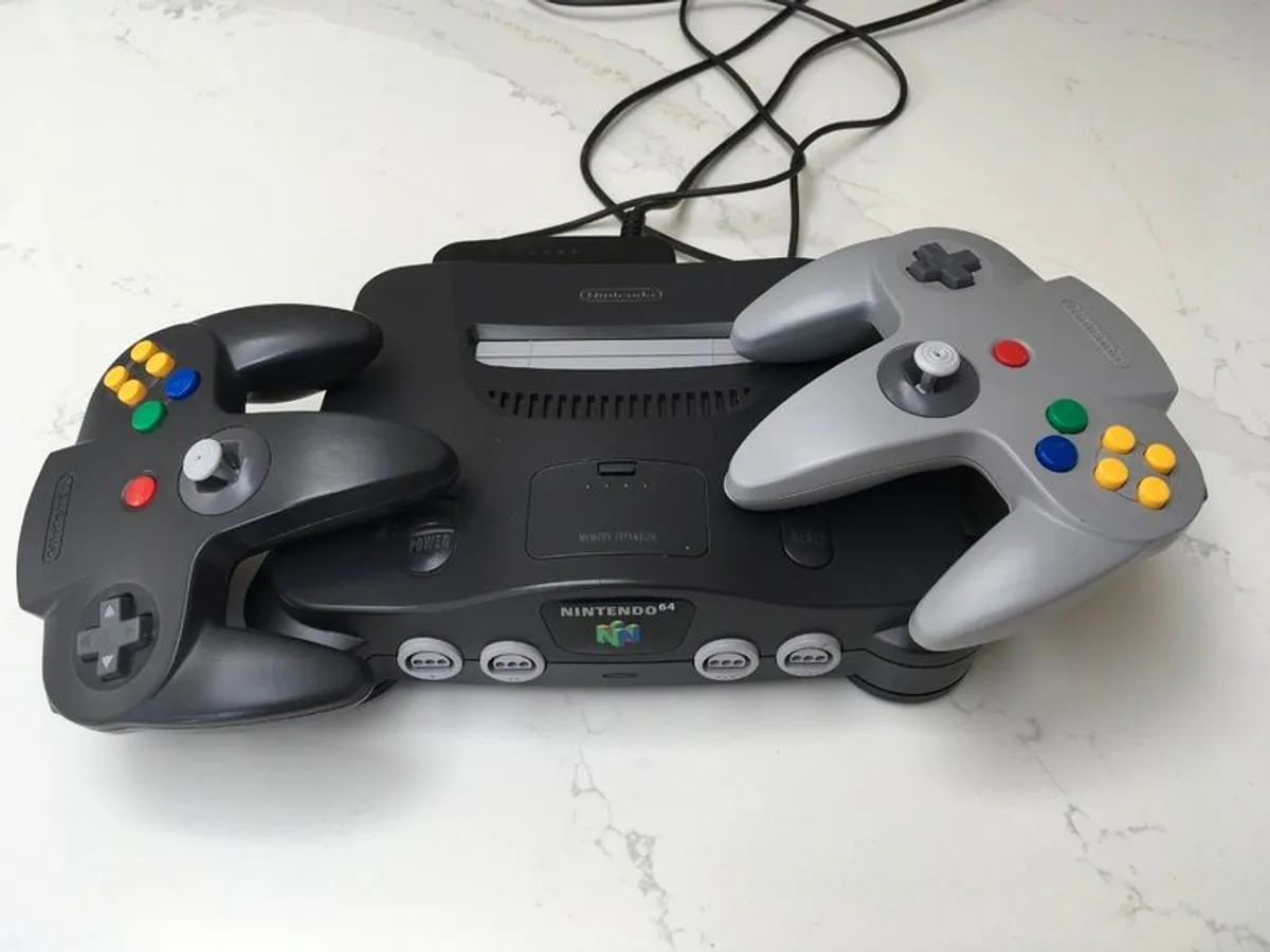 Nintendo 64 Console & 13 Games - Image 1