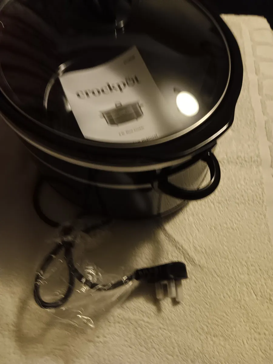 CROCK POT SLOW COOKER (NEW) - Image 2