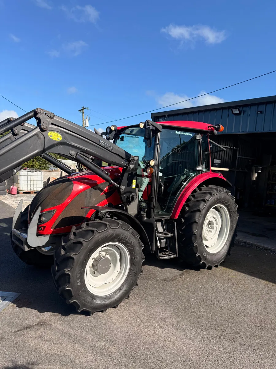 Valtra A104 - Image 1
