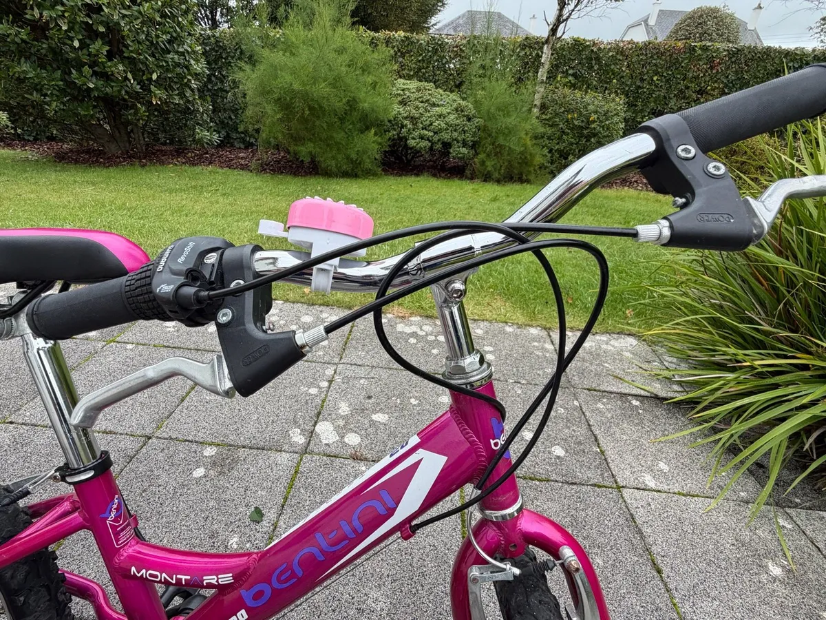 Girls Bentini Montare 20" Bike - Image 2
