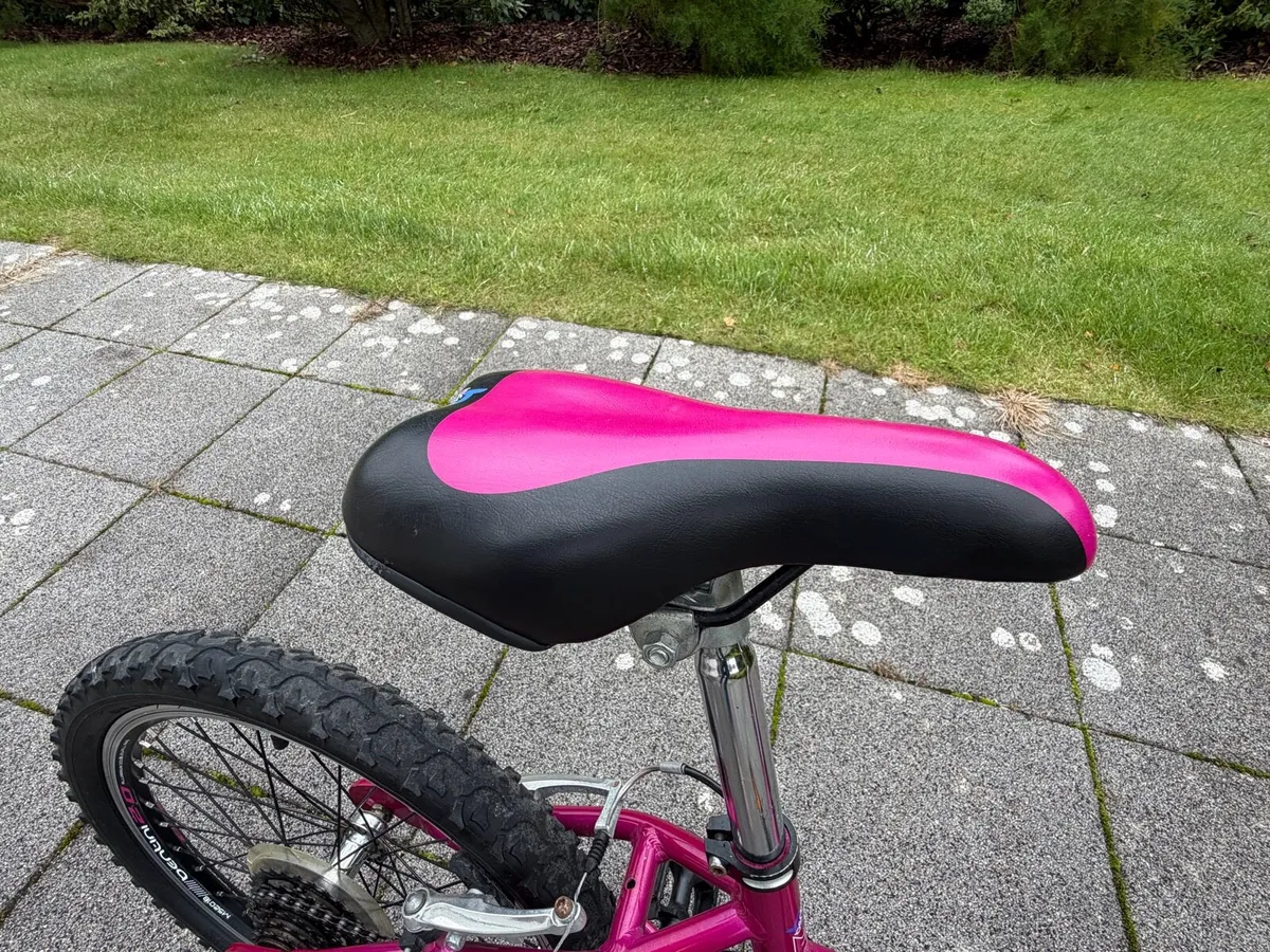 Girls Bentini Montare 20" Bike - Image 3