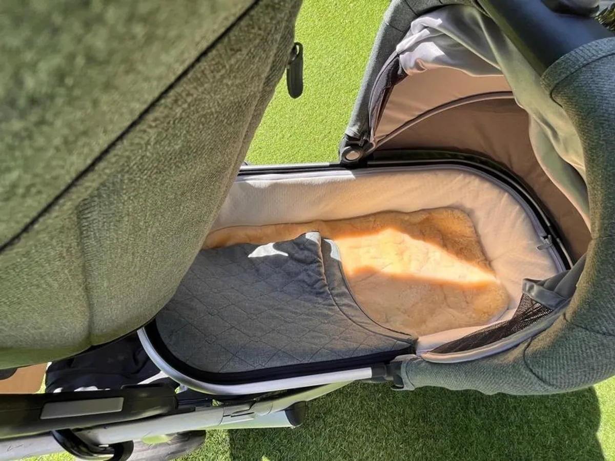 UPPAbaby Vista 2019 Travel System with Maxi-Cosi Car Seat and ISOFIX. Dublin. - Image 2