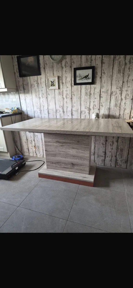 Kitchen table - Image 3