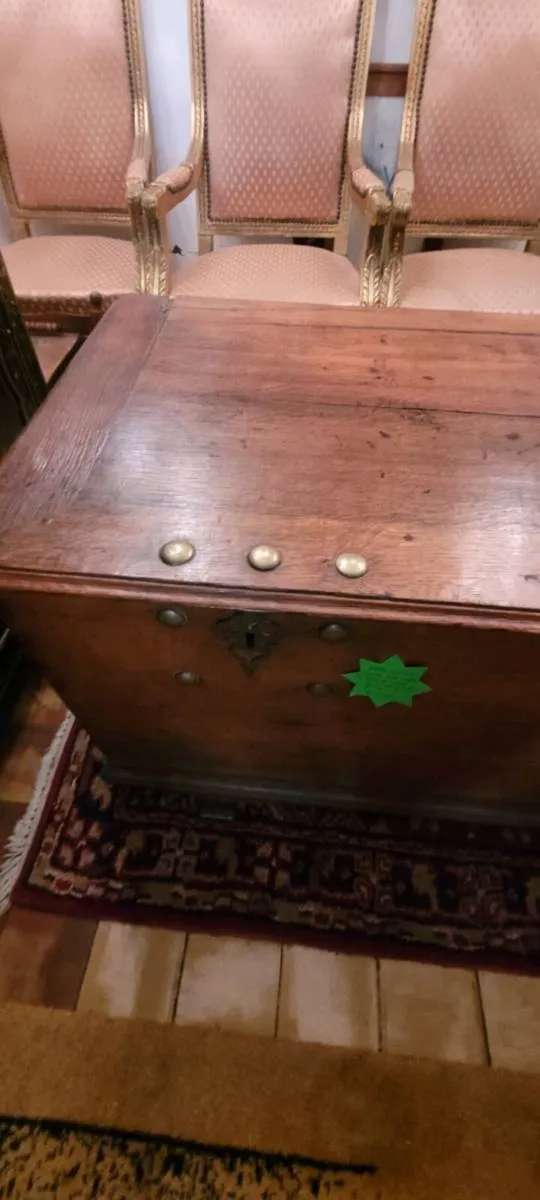 2 large French Oak 19th century trunks.200 eu.each - Image 1