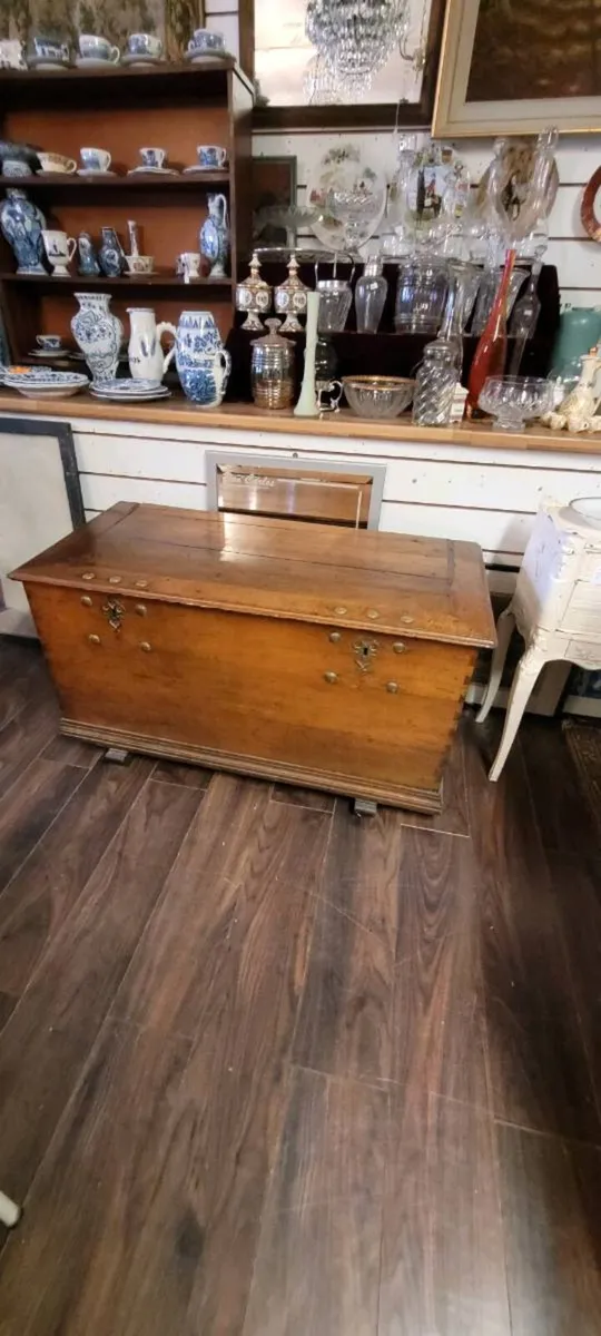 2 large French Oak 19th century trunks.200 eu.each - Image 4