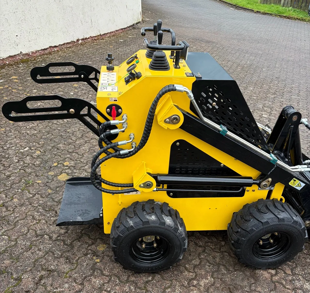 Brand New Mini Skid Steer Loader - Image 4