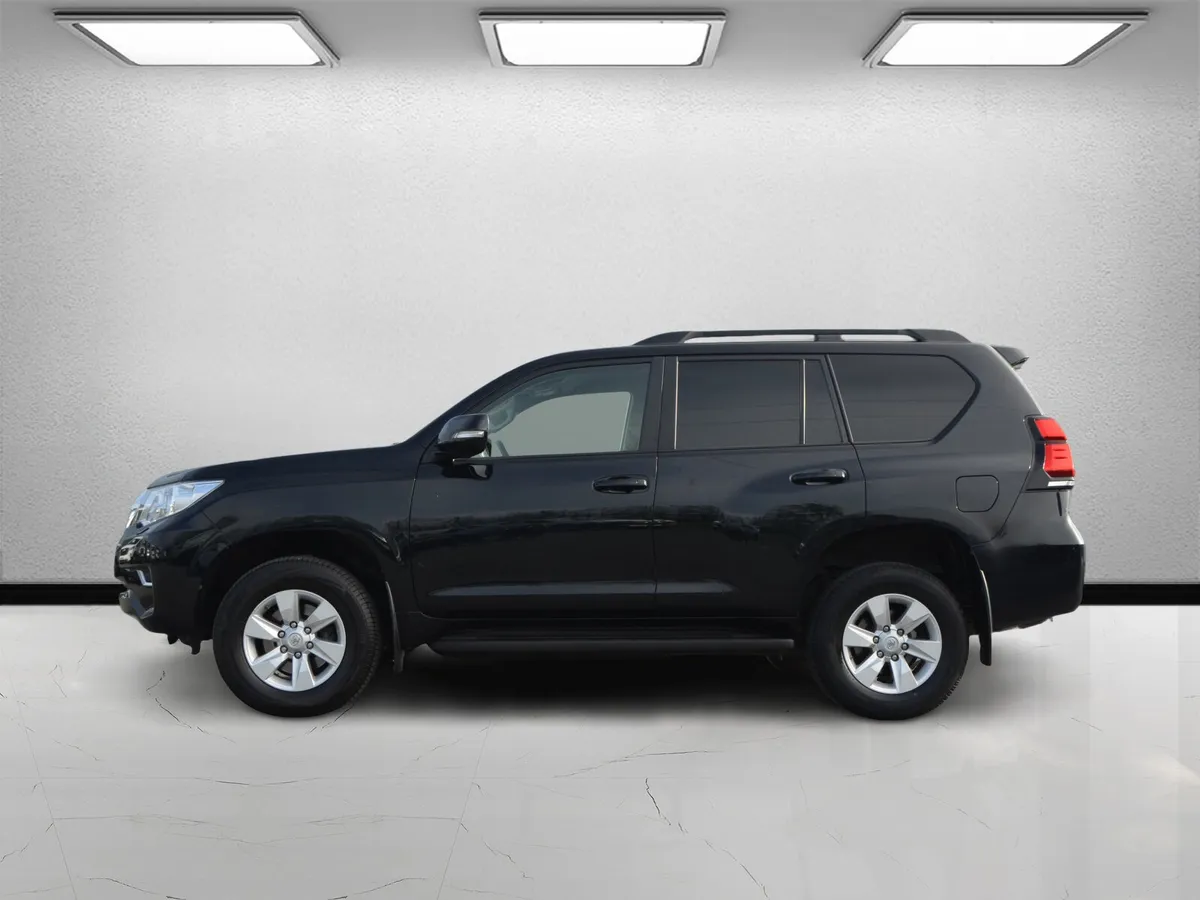 Toyota Land Cruiser 2022 LWB Commercial 1 owner - Image 4