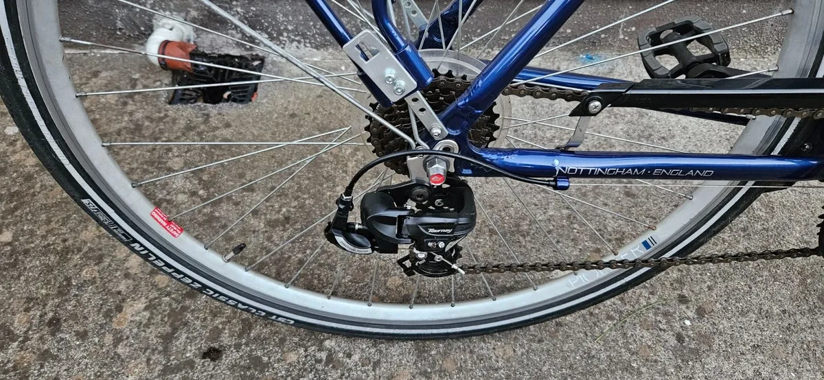 Raleigh Pioneer 1 bicycle - Image 3