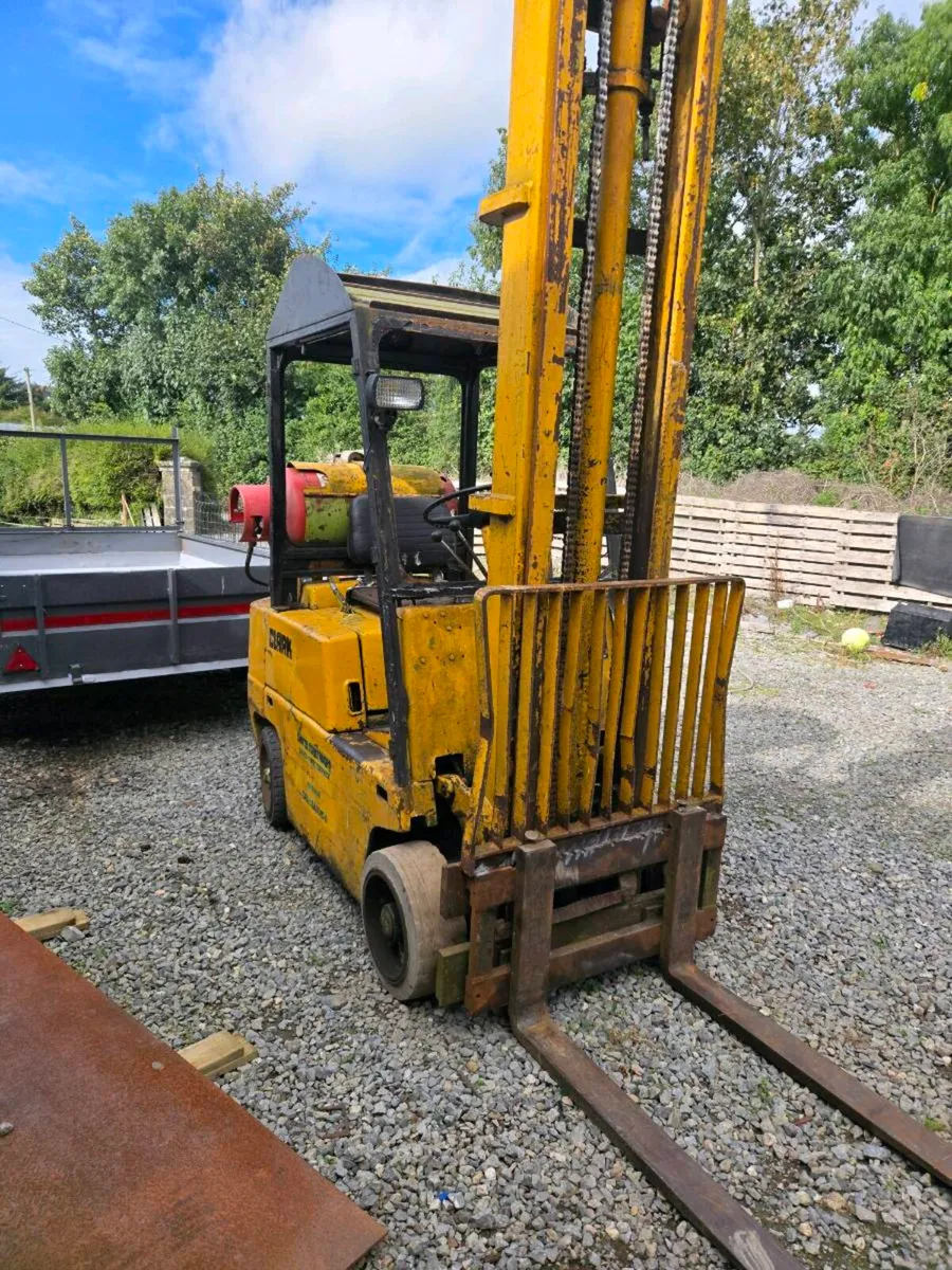 Clarke fork lift - Image 2
