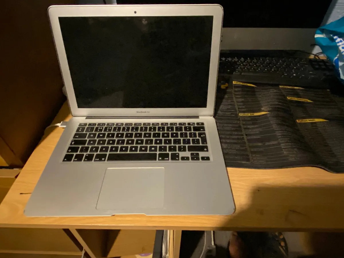 Macbook Air - Image 1