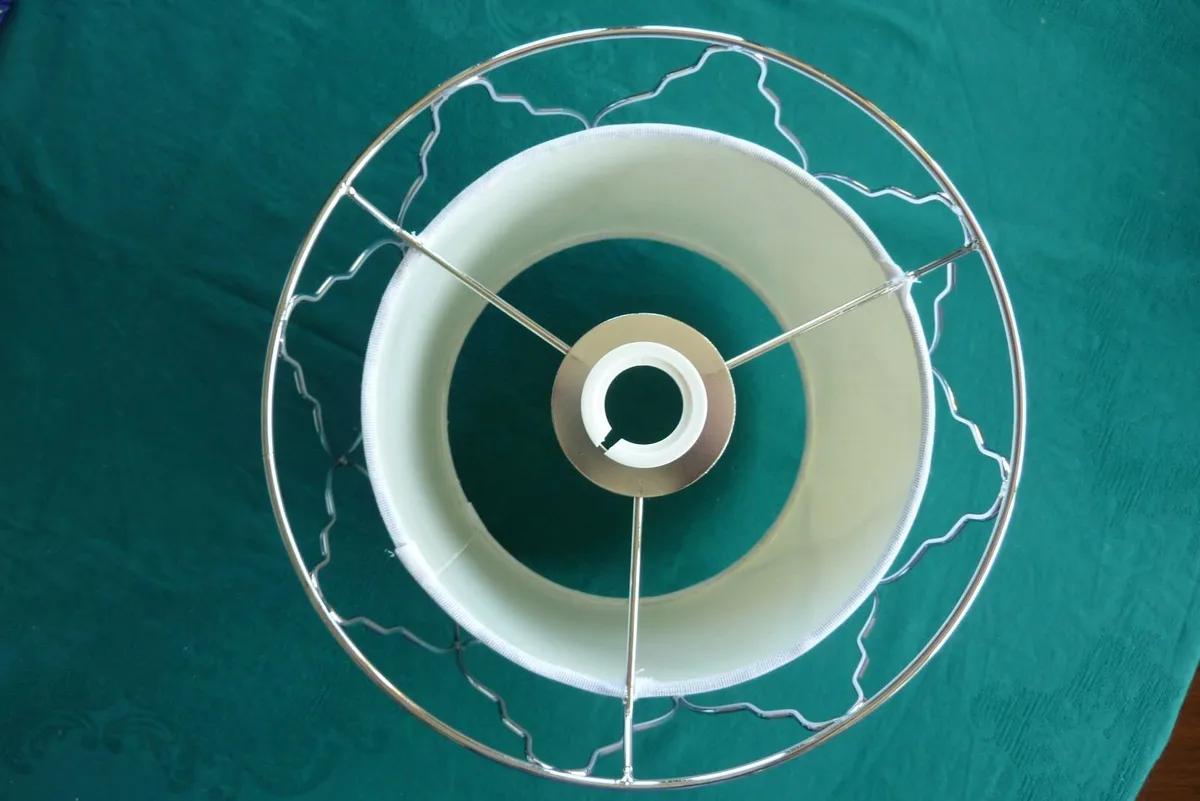 White lampshade - Image 2