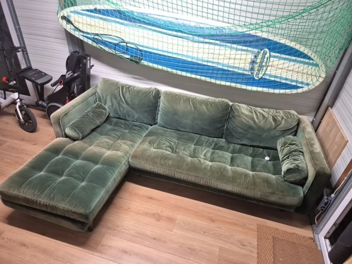 L shaped couch - good condition but sun faded - Image 4