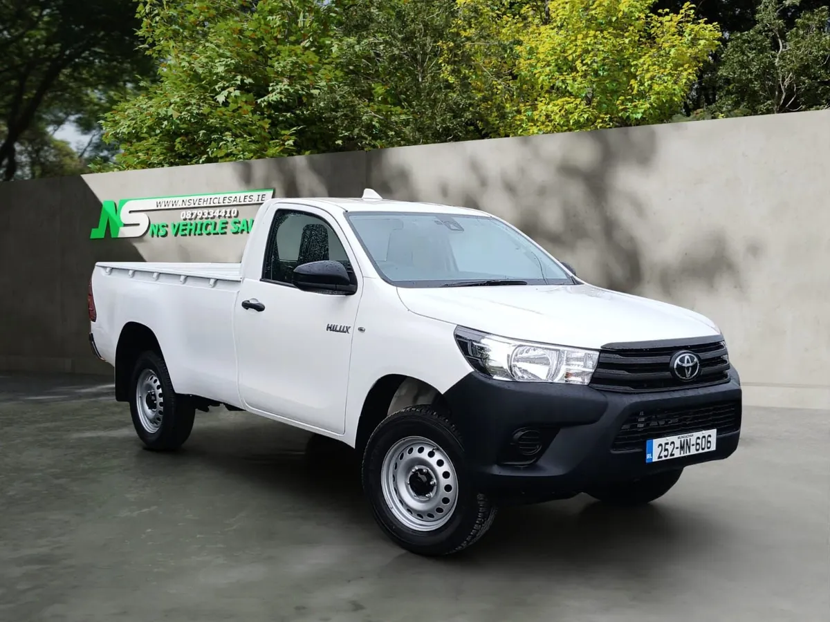 2025 Toyota Hilux single Cab - Image 1