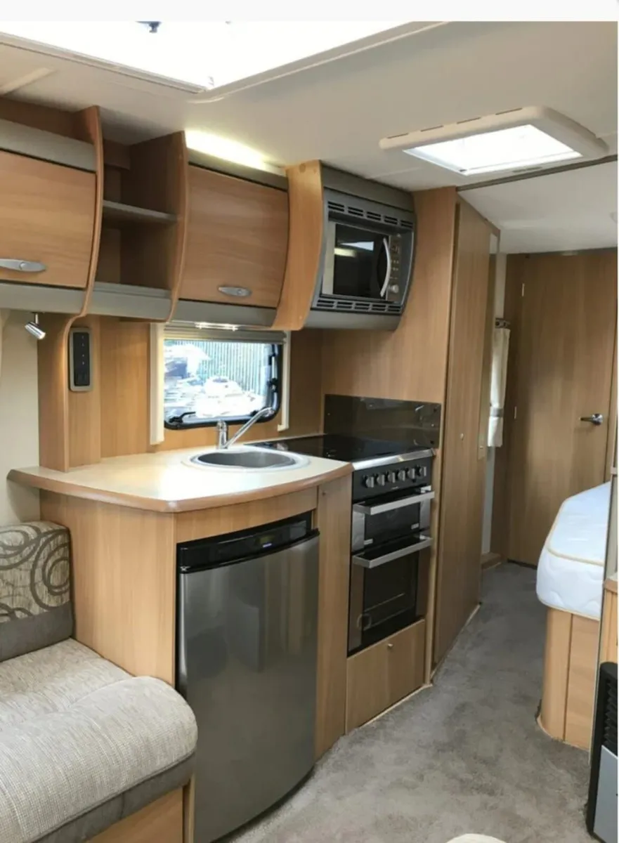 Caravan - Image 4
