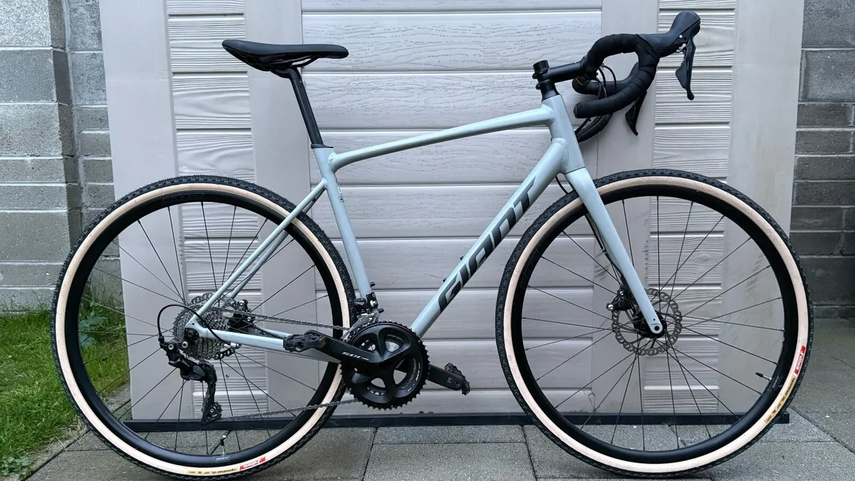 Giant Contend AR, Shimano 105 R7000 hydraulic, M/L - Image 1