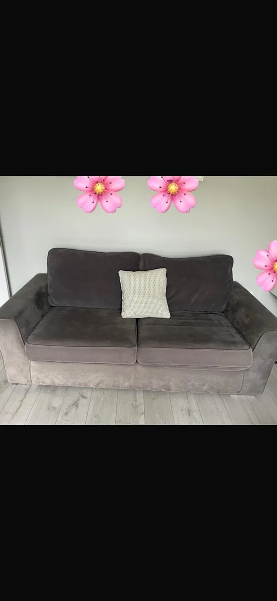 Couch 3 seater - FREE - Image 1