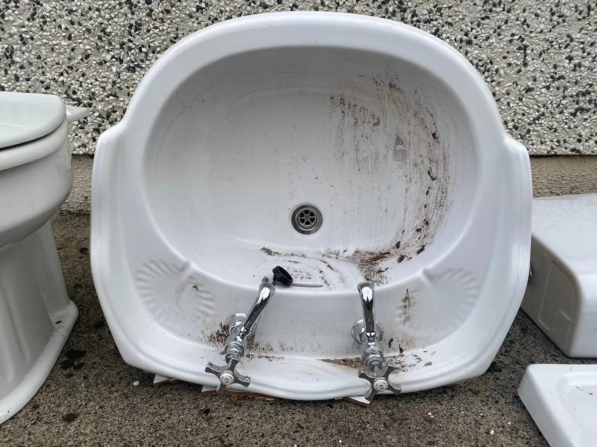White Bathroom Suite - WC, Basin & Pedestal - Image 2