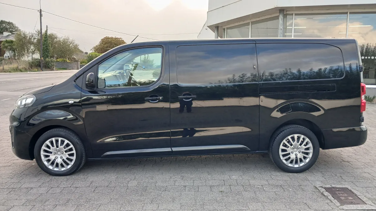 231 VIVARO  LWB 2.0 HDI HIGH SPEC 86K MILES - Image 2