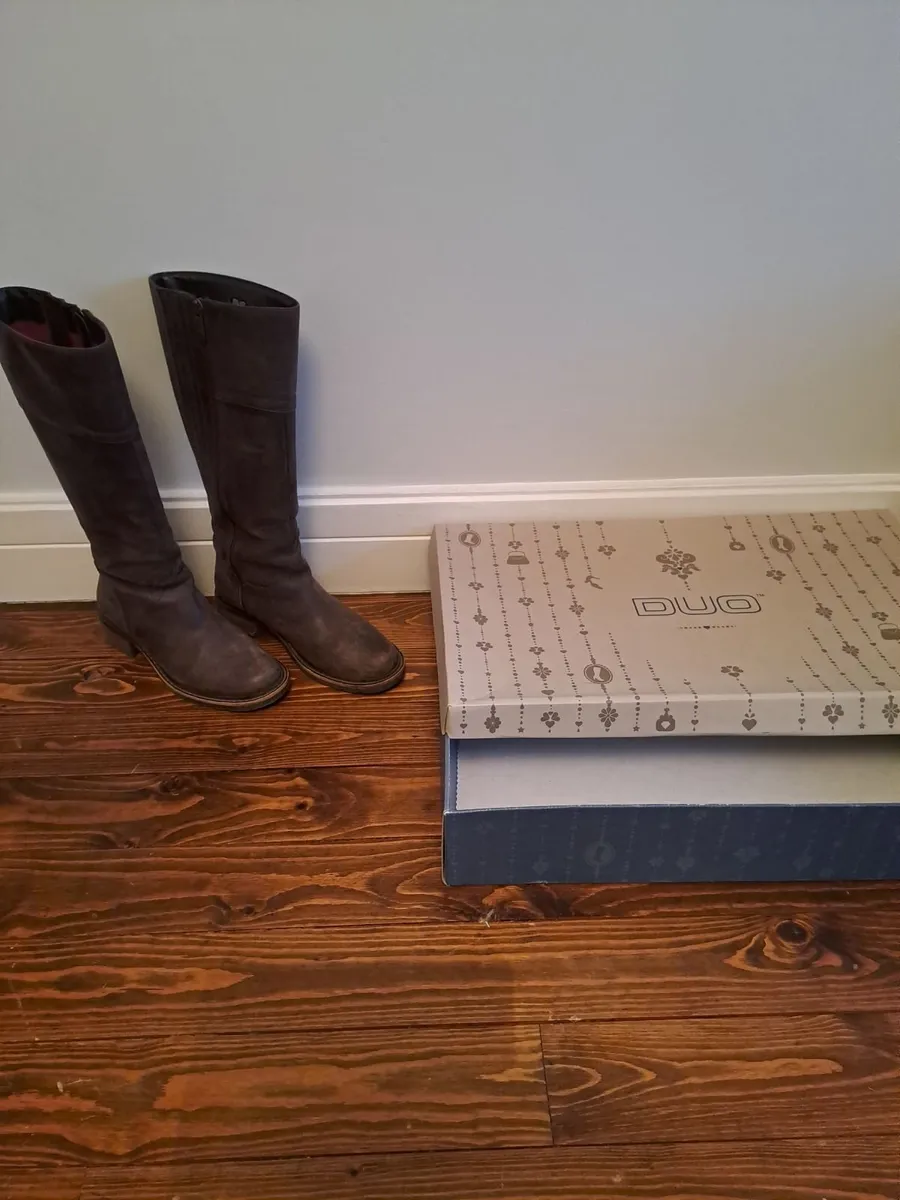 Ladies' Boots - Image 1