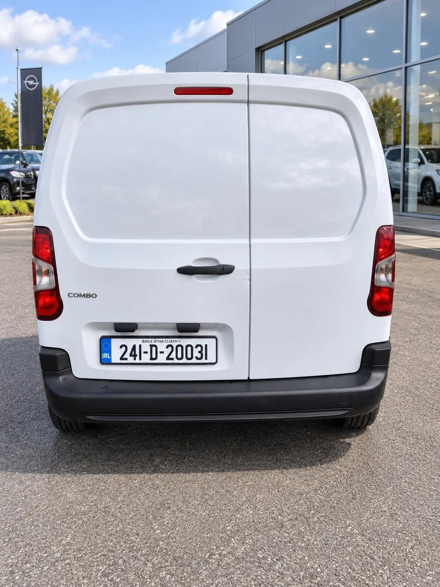 Opel combo 241 49 k miles - Image 4