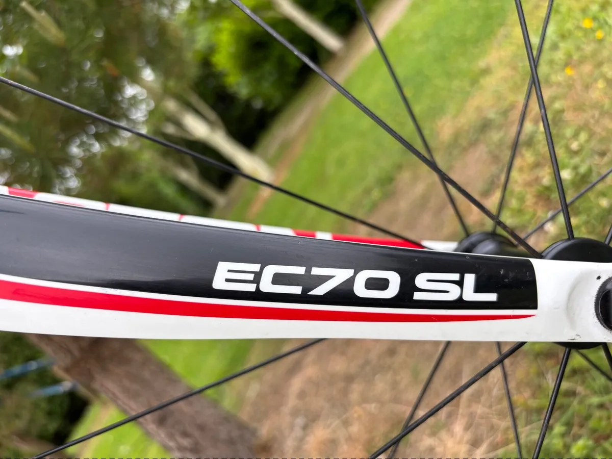 Cube carbon bike - Image 3