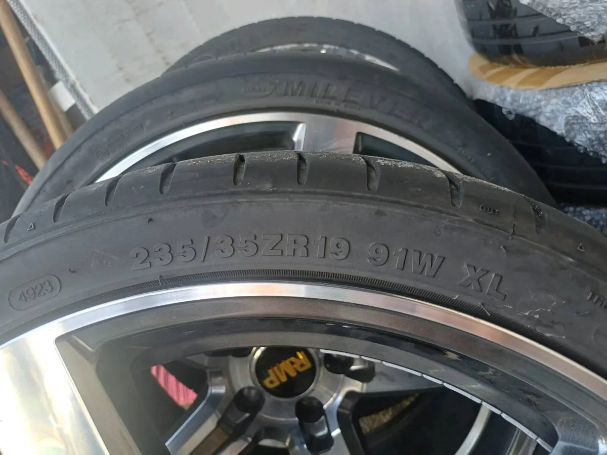 4 x 19' alloys 5 stud and 4 x brake covers - Image 3