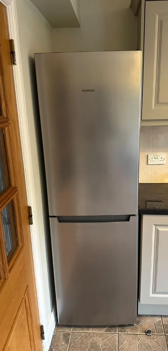 Fridge freezer - Image 2
