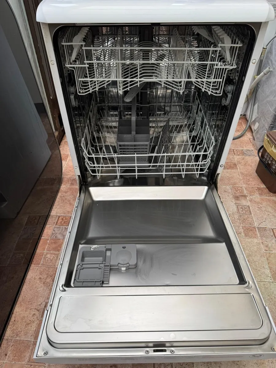 Dishwasher - Image 1