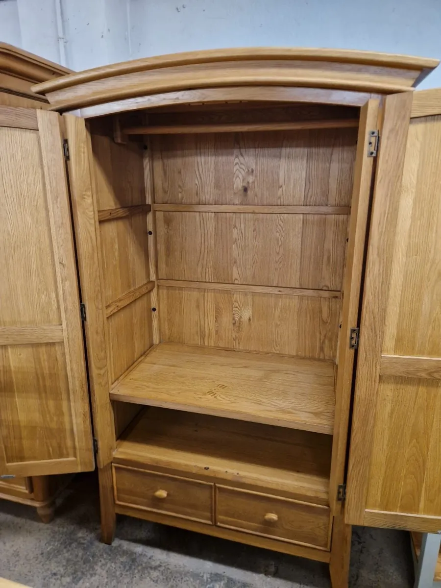 Large light oak wardrobe - Image 3