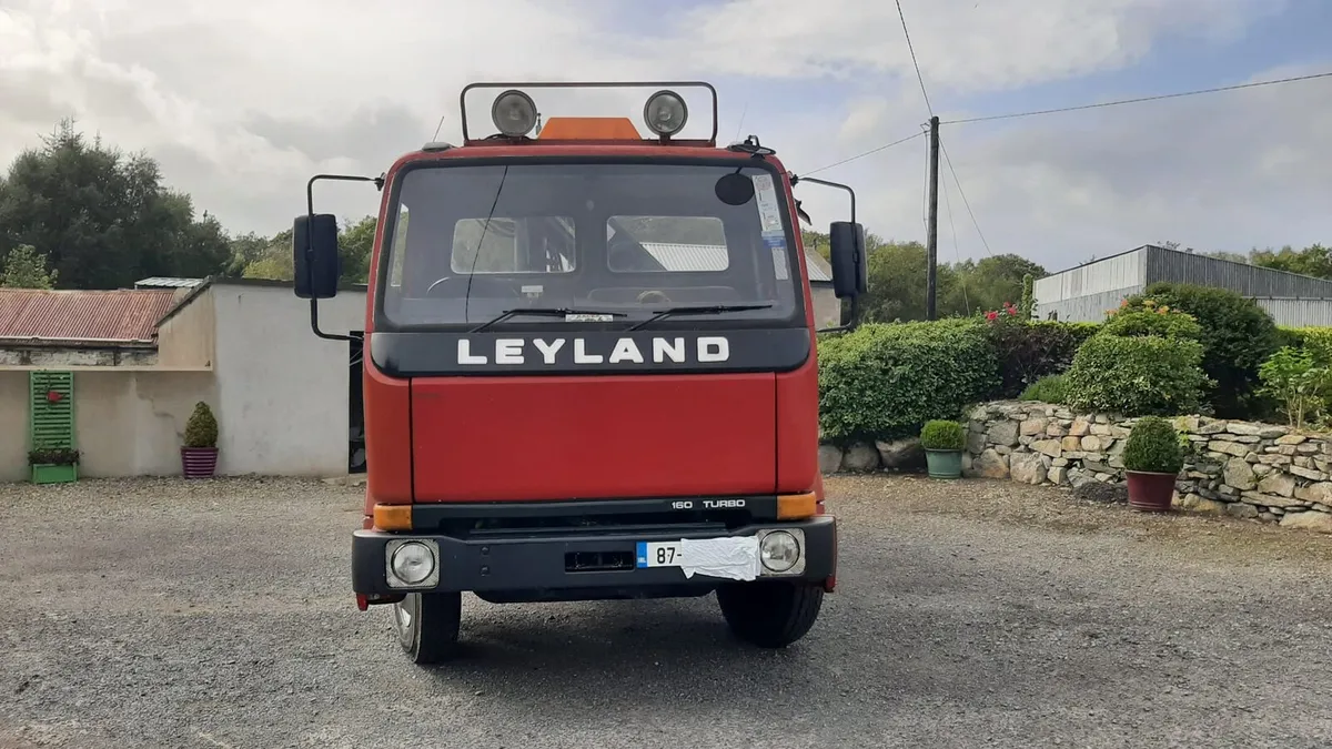 Vintage truck - Image 1