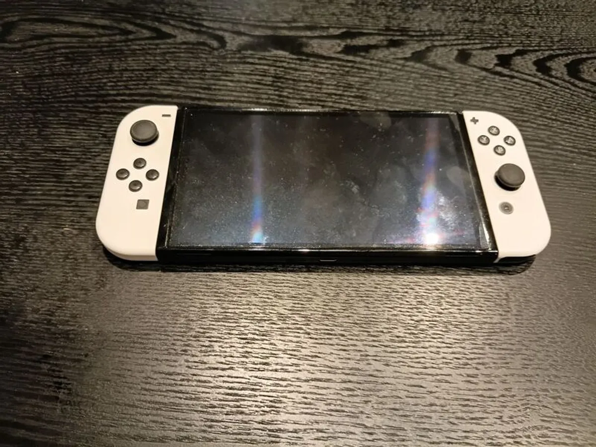 Nintendo Switch Oled - Image 1
