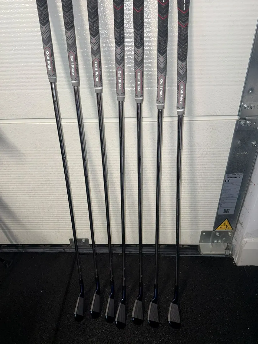 P790 Red Bull Golf Irons - Image 2
