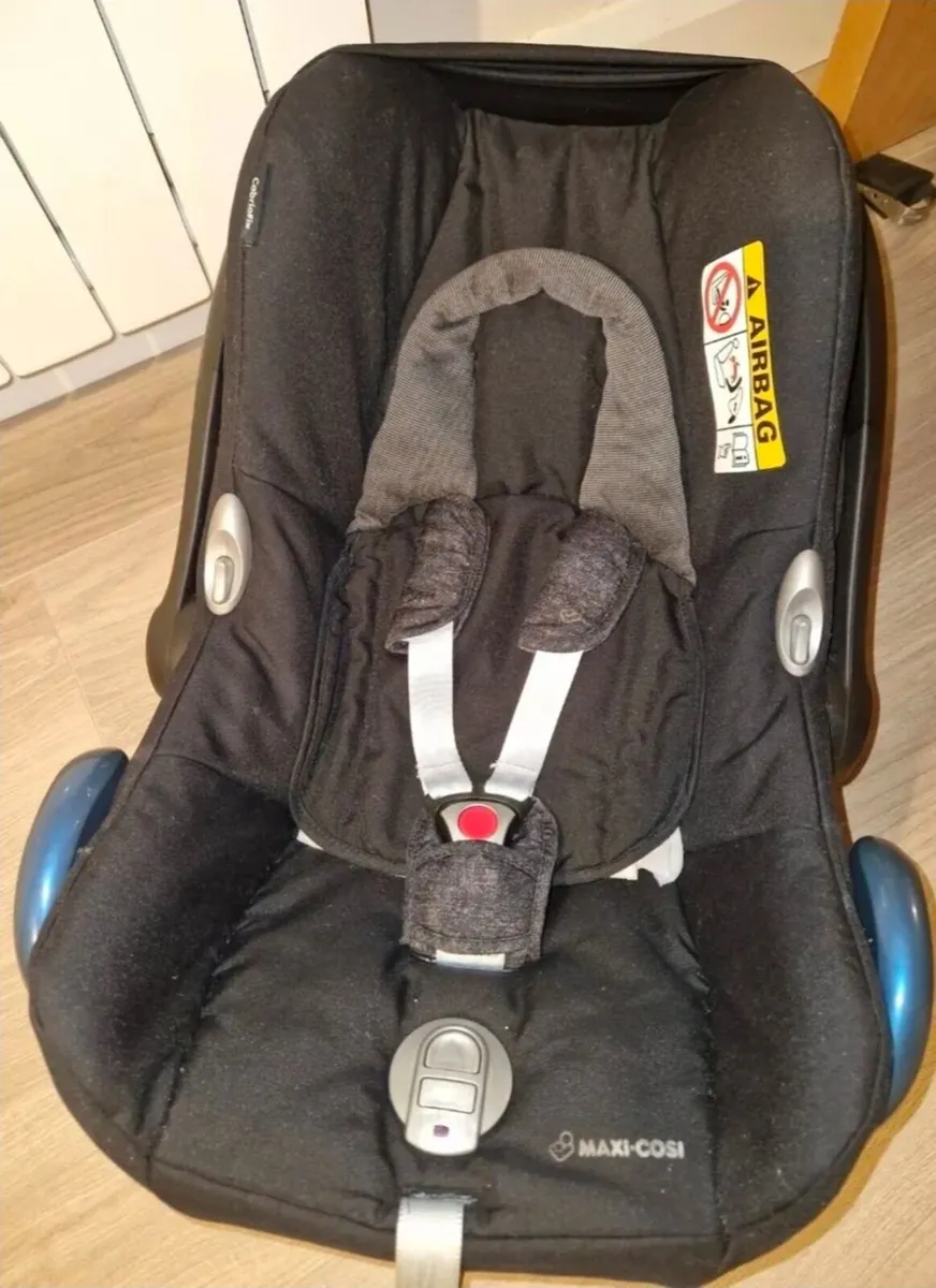 Immaculate Maxi Cosi with Isofix - Image 3