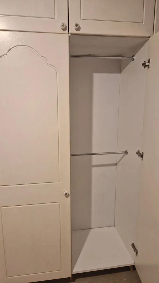 FITTED WARDROBE - Image 2