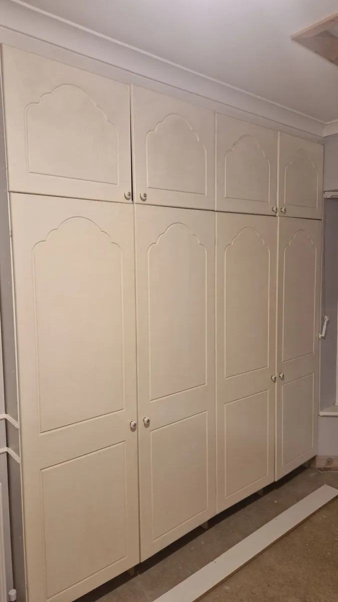 FITTED WARDROBE - Image 1