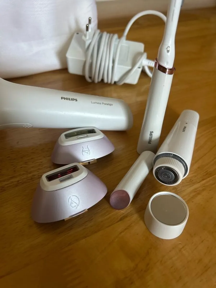 Philips Lumea Prestige  IPL BRI 947 - Image 2