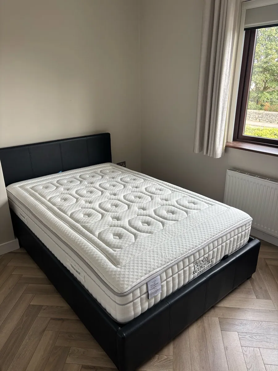 Bed frame - Image 1