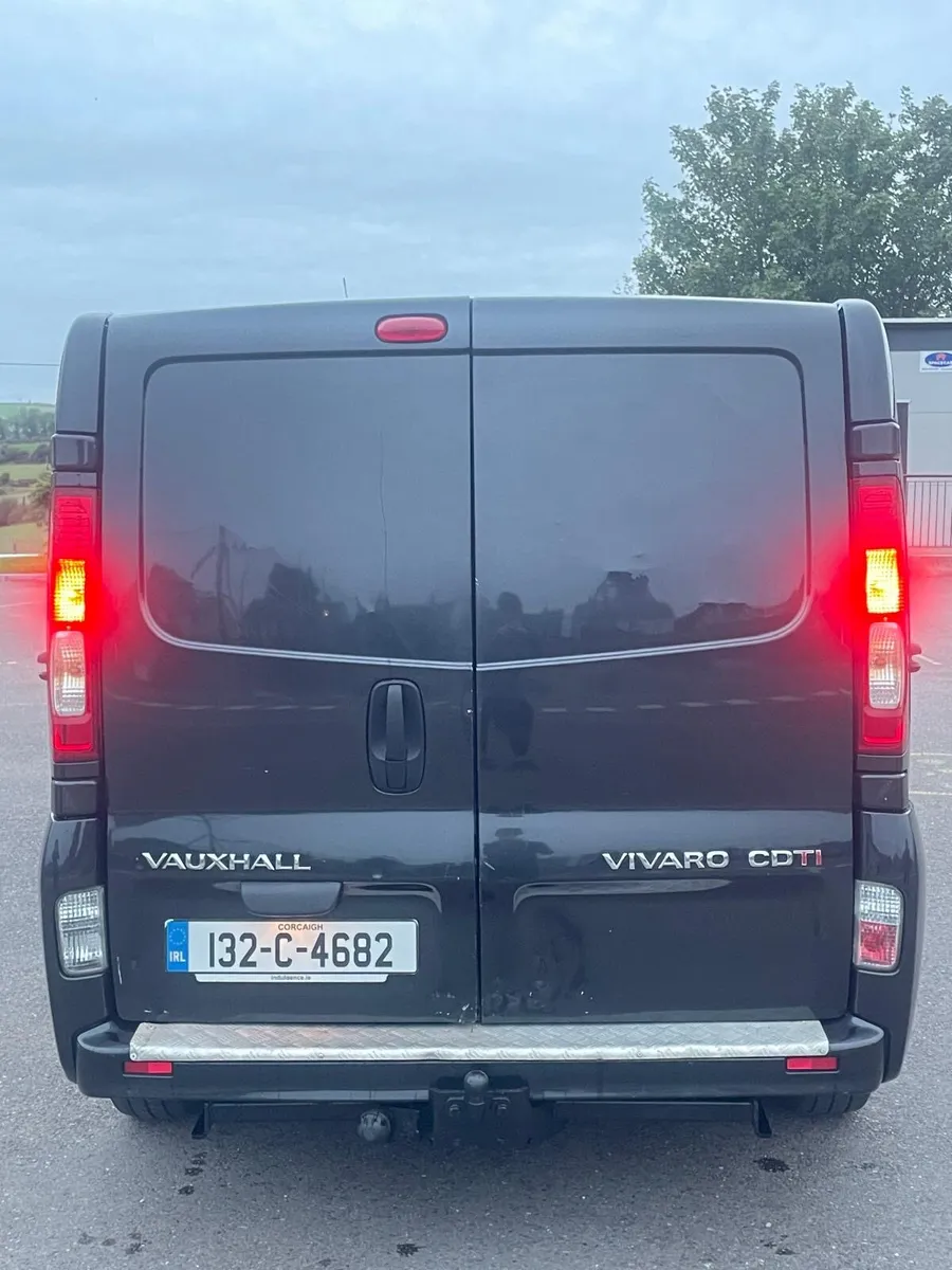 Vauxhall Vivaro Crew Cab Van - Image 3