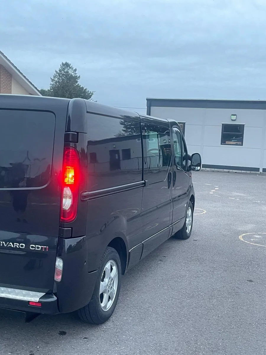 Vauxhall Vivaro Crew Cab Van - Image 4