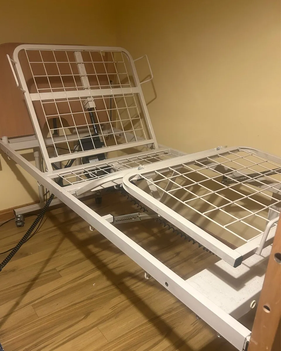 Hospital Bed - Image 3